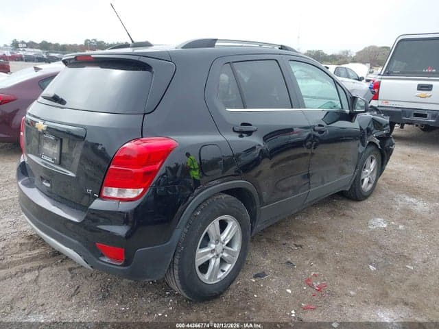 2017 CHEVROLET TRAX LT 4
