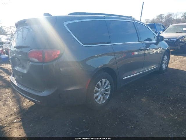 2017 CHRYSLER PACIFICA TOURING-L 4