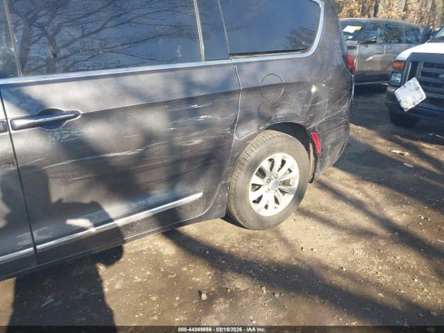 2017 CHRYSLER PACIFICA TOURING-L 6