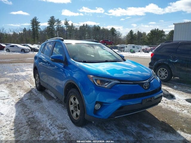 2017 TOYOTA RAV4 XLE 1