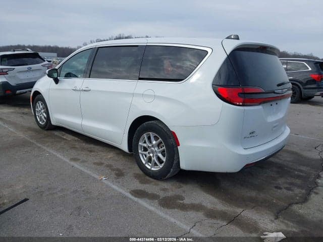 2023 CHRYSLER PACIFICA TOURING L 3