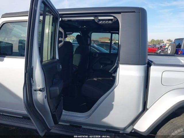 2022 JEEP GLADIATOR ALTITUDE 4X4 8