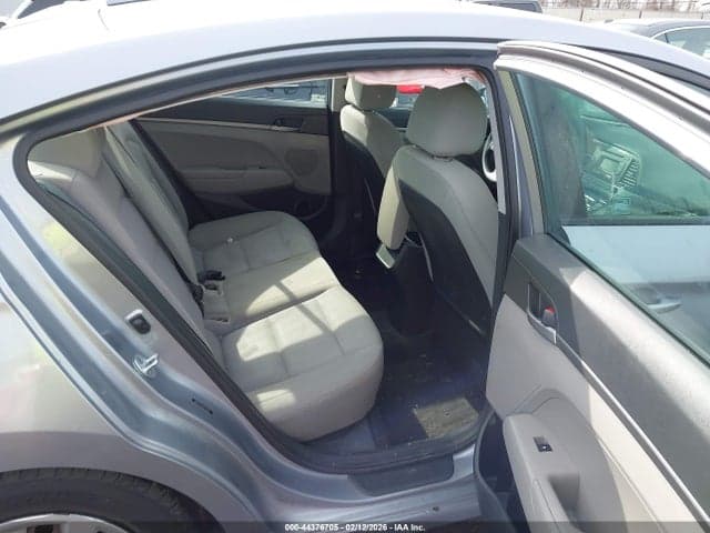 2017 HYUNDAI ELANTRA SE 8