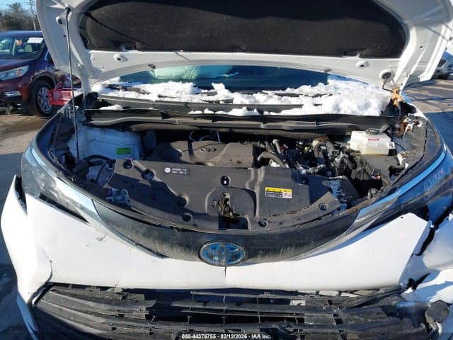 2024 TOYOTA SIENNA LE 10