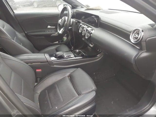 2019 MERCEDES-BENZ A 220 4MATIC 5