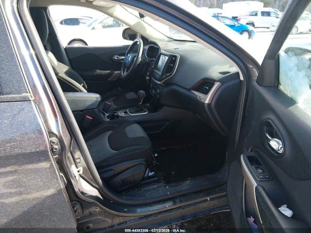 2018 JEEP CHEROKEE LATITUDE TECH CONNECT 4X4 5