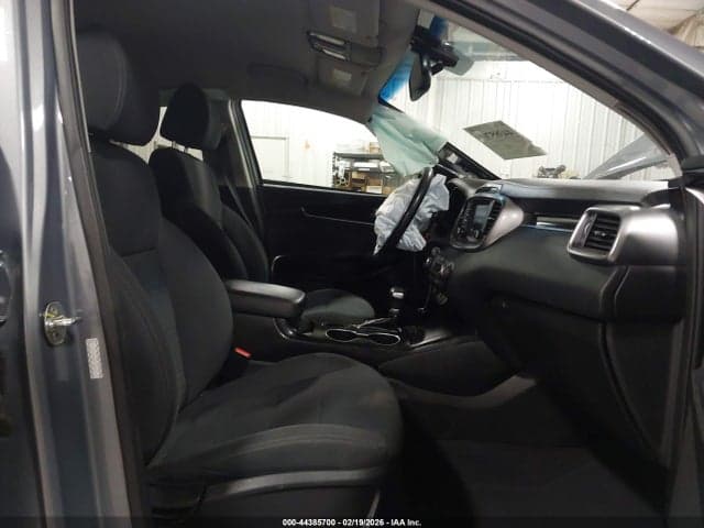 2019 KIA SORENTO 2.4L LX 5