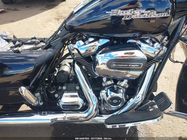 2019 HARLEY-DAVIDSON FLHX 8