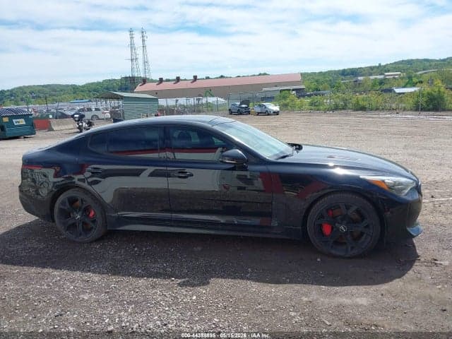2018 KIA STINGER GT2 13