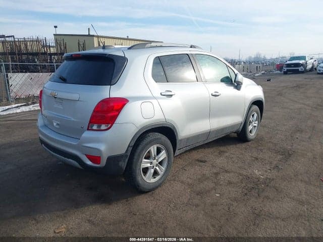 2019 CHEVROLET TRAX LT 4