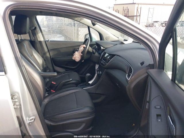 2019 CHEVROLET TRAX LT 5