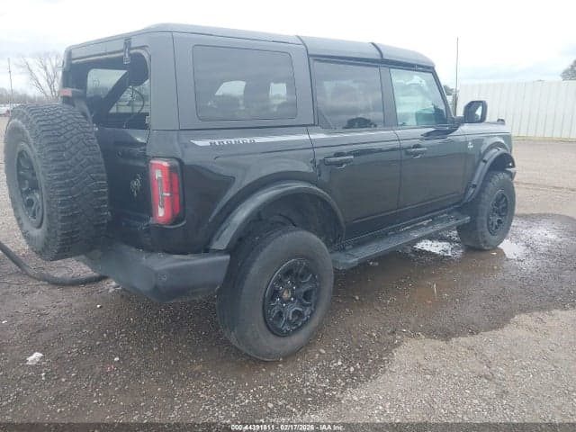 2022 FORD BRONCO OUTER BANKS 4