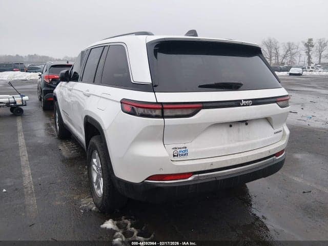 2024 JEEP GRAND CHEROKEE LAREDO 4X4 3
