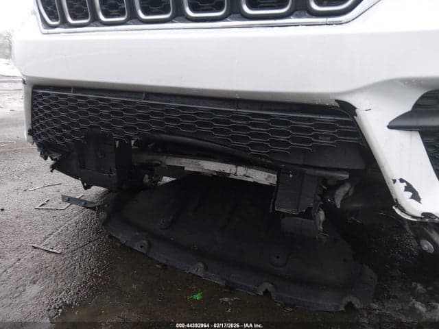 2024 JEEP GRAND CHEROKEE LAREDO 4X4 6