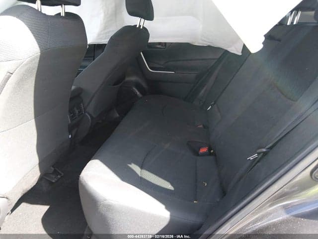 2024 TOYOTA RAV4 LE 8