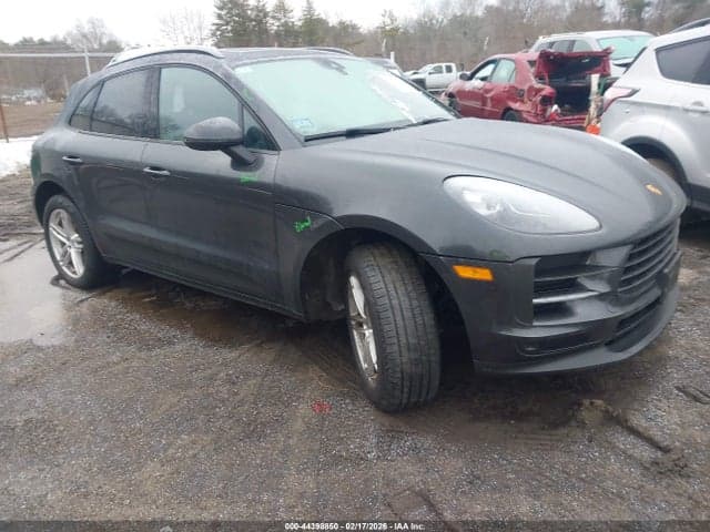 2021 PORSCHE MACAN 1