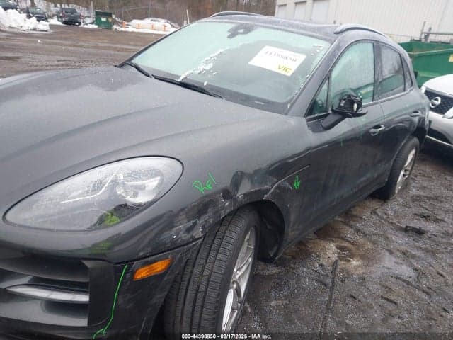 2021 PORSCHE MACAN 2
