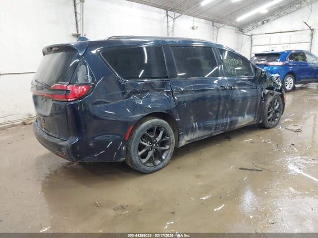 2021 CHRYSLER PACIFICA TOURING 4