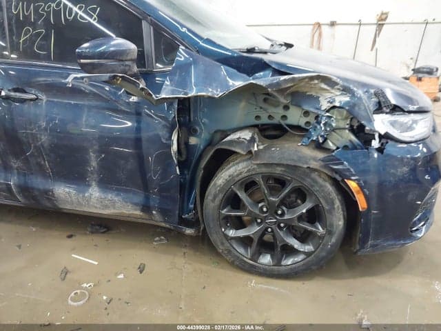 2021 CHRYSLER PACIFICA TOURING 6