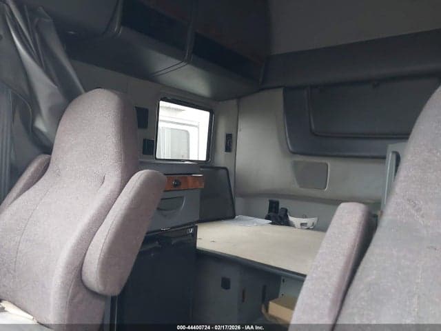 2019 INTERNATIONAL LT 7