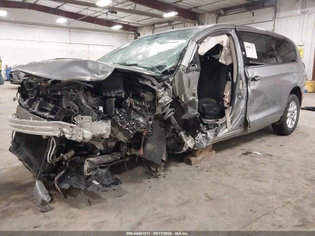 2020 CHRYSLER PACIFICA TOURING 2