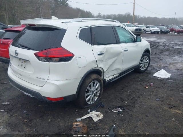 2017 NISSAN ROGUE SV 4