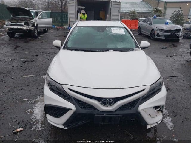 2021 TOYOTA CAMRY SE 12
