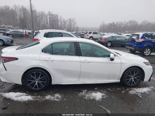 2021 TOYOTA CAMRY SE 13