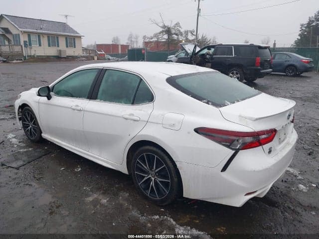 2021 TOYOTA CAMRY SE 3