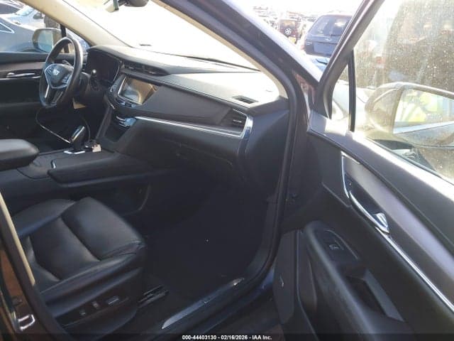 2017 CADILLAC XT5 LUXURY 5