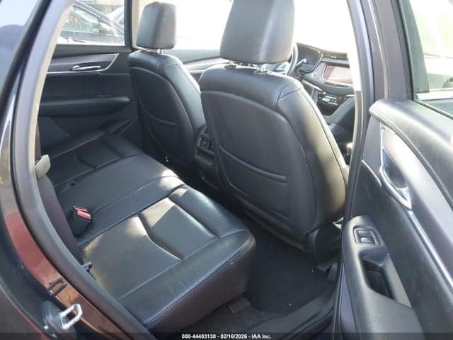 2017 CADILLAC XT5 LUXURY 8