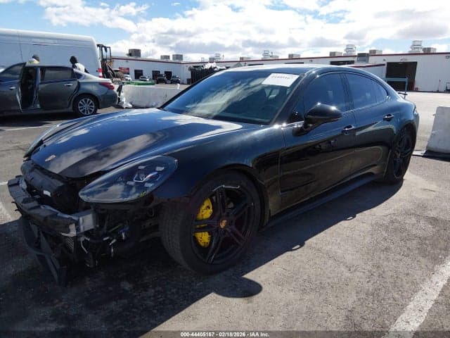 2018 PORSCHE PANAMERA 4 2