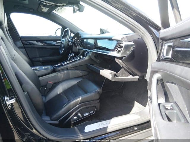 2018 PORSCHE PANAMERA 4 5