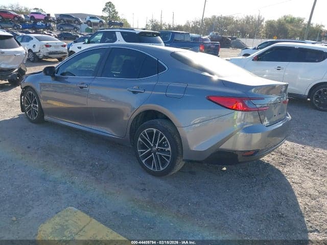 2026 TOYOTA CAMRY XLE 3