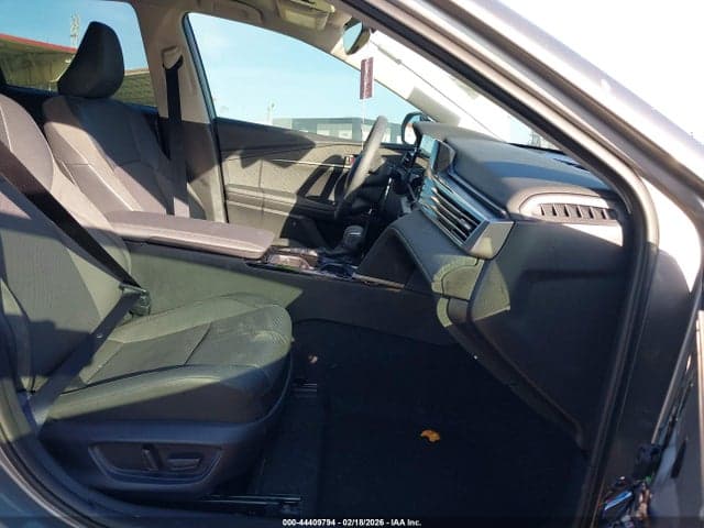 2026 TOYOTA CAMRY XLE 5