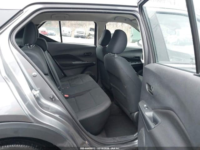 2024 NISSAN KICKS S XTRONIC CVT 8