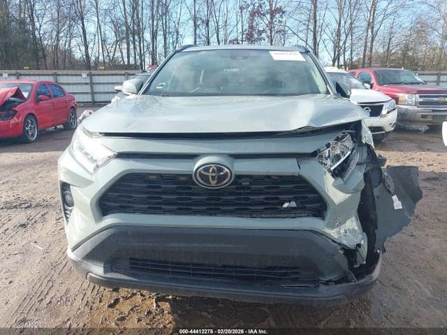 2019 TOYOTA RAV4 XLE 12