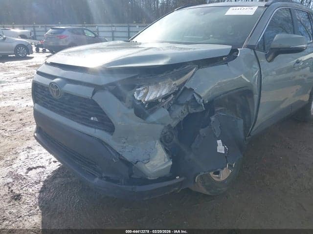 2019 TOYOTA RAV4 XLE 6