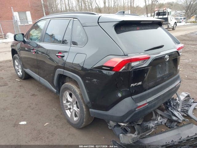 2023 TOYOTA RAV4 XLE 3