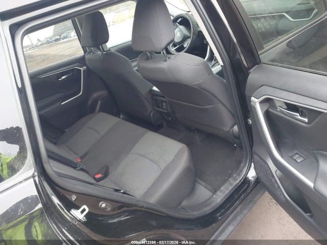 2023 TOYOTA RAV4 XLE 8