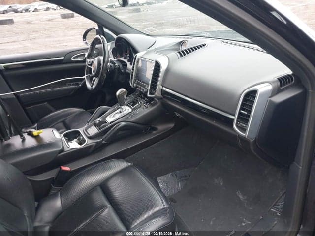 2017 PORSCHE CAYENNE PLATINUM 5