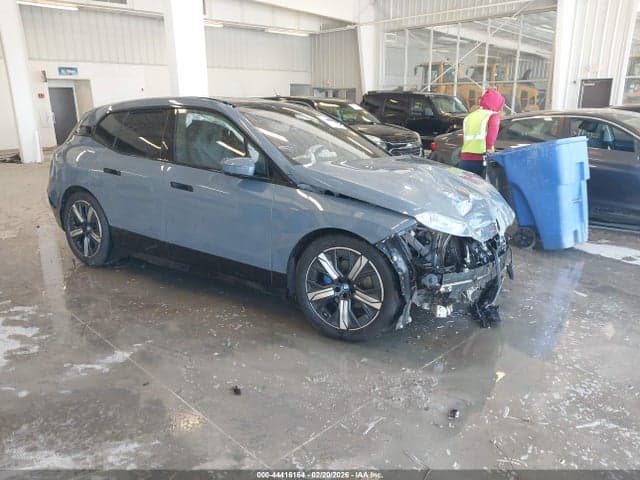 2025 BMW IX XDRIVE50 1