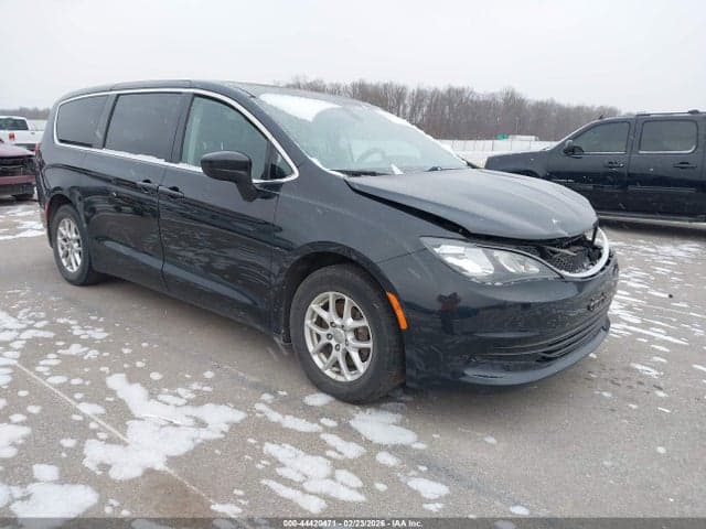 2017 CHRYSLER PACIFICA TOURING 1