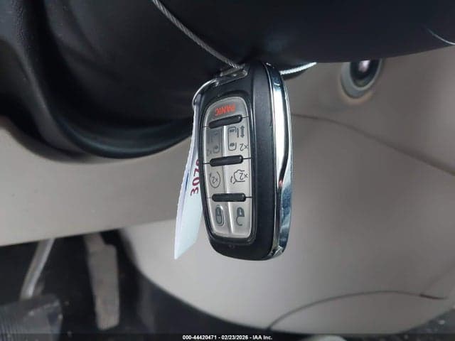 2017 CHRYSLER PACIFICA TOURING 11