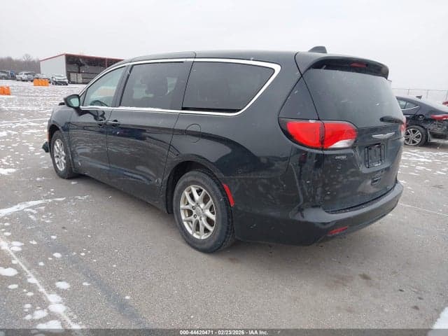 2017 CHRYSLER PACIFICA TOURING 3