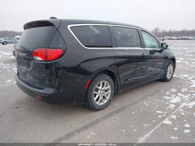 2017 CHRYSLER PACIFICA TOURING 4