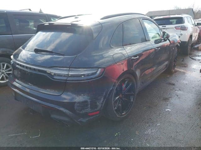 2024 PORSCHE MACAN GTS 4