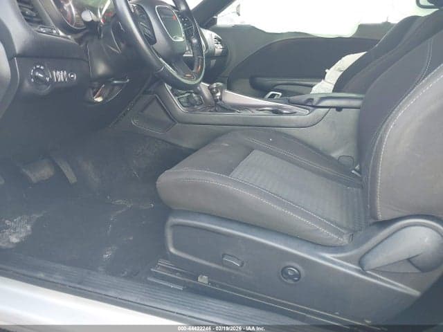 2021 DODGE CHALLENGER SXT 5