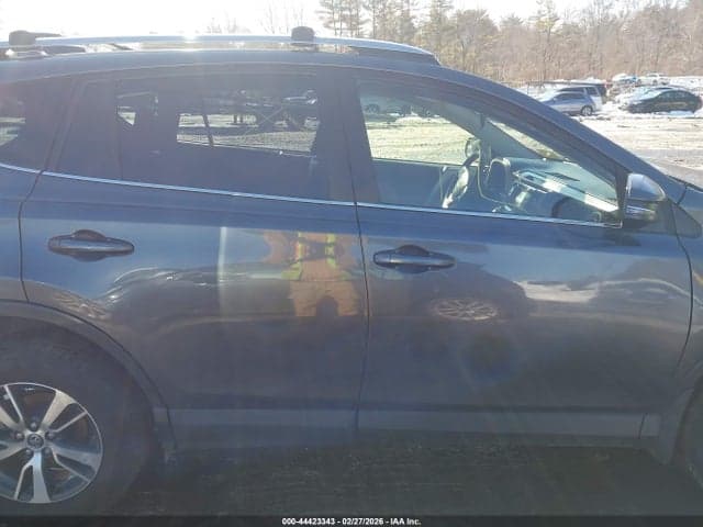 2018 TOYOTA RAV4 XLE 14