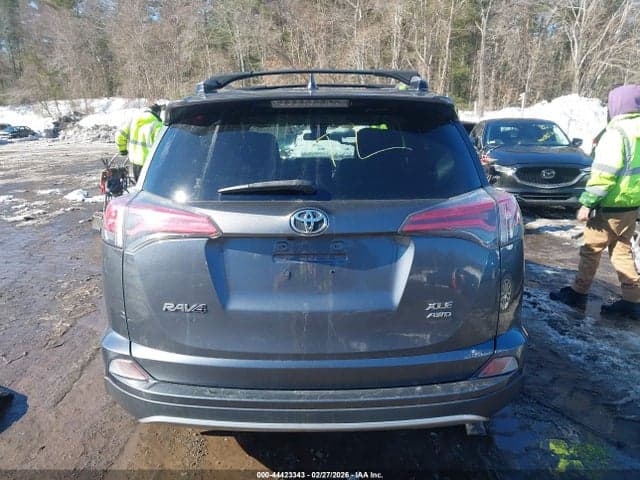 2018 TOYOTA RAV4 XLE 17